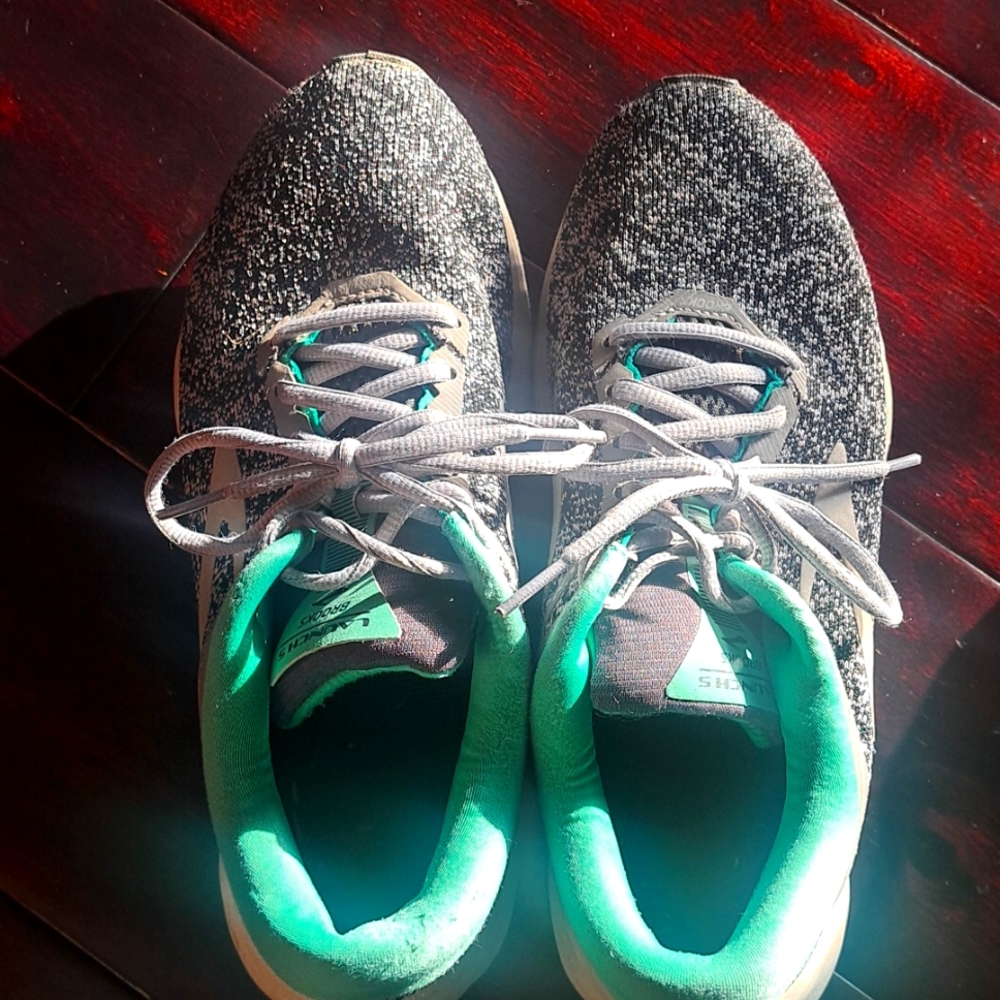 Brooks Sneakers